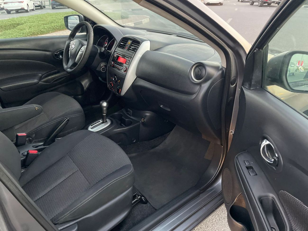 Nissan Versa 2017 Nissan Versa (Sunny) SV 1.5L V4 MidOption  Economical