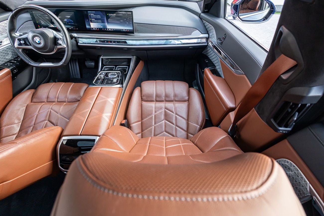 BMW 740i LUXURY PURE EXCELLENCE 2023 BMW 740i GCC | Agency Warranty