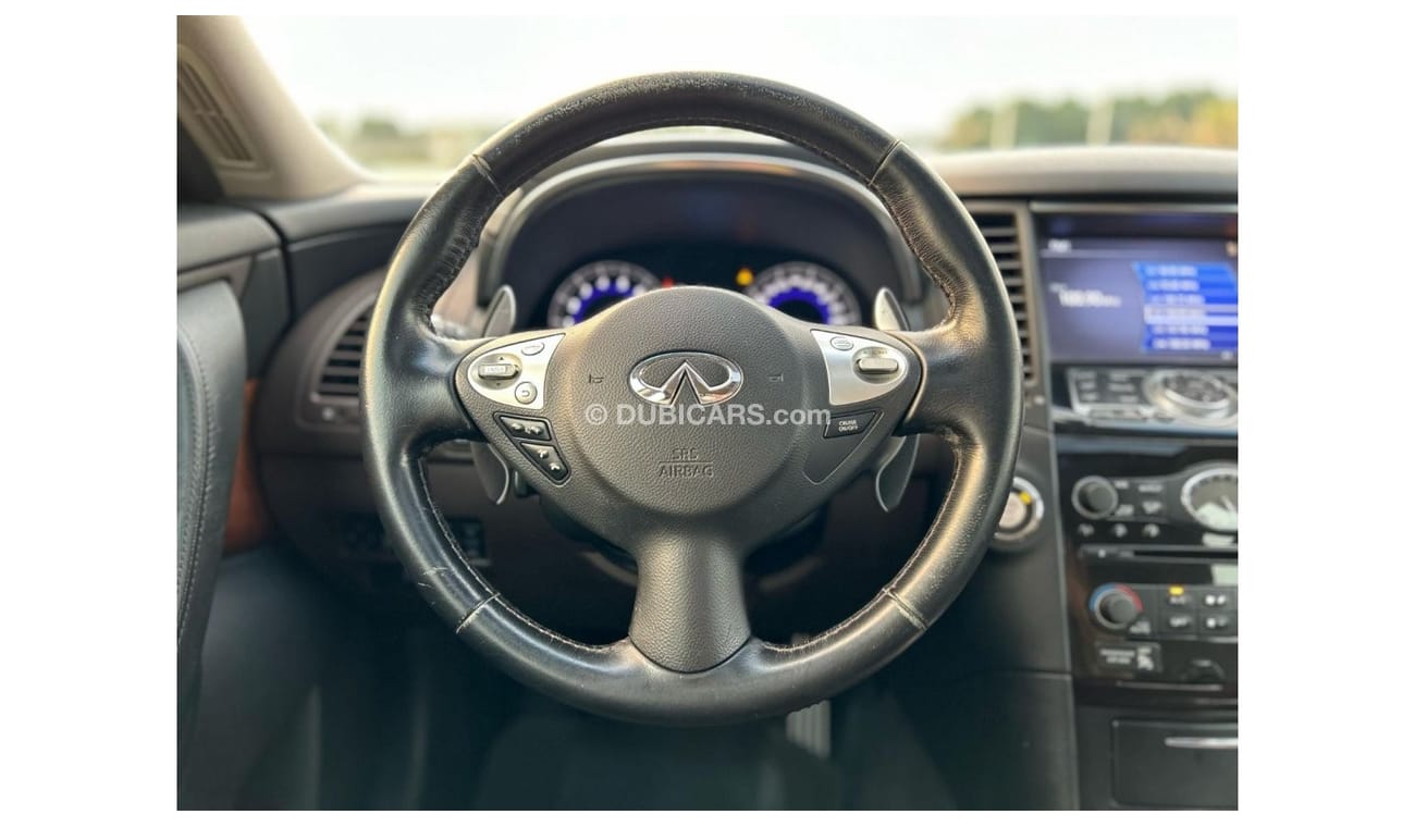 Infiniti QX70 Sport Luxury Infiniti QX-70 2016 GCC V6 3.7L//Perfect condition // Full option
