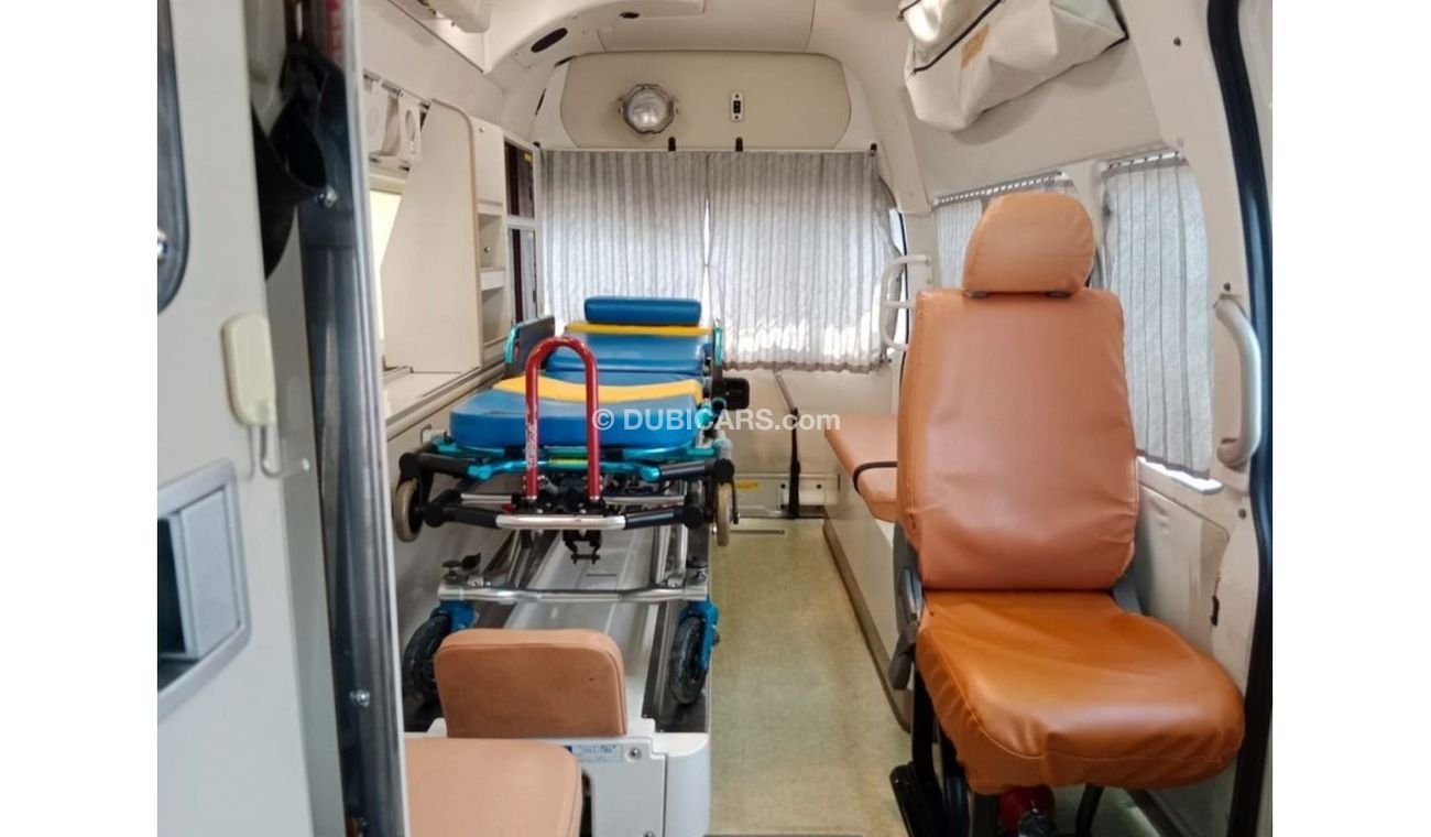 Toyota Hiace TOYOTA HIACE VAN (AMBULANCE) RIGHT HAND DRIVE(PM12092)