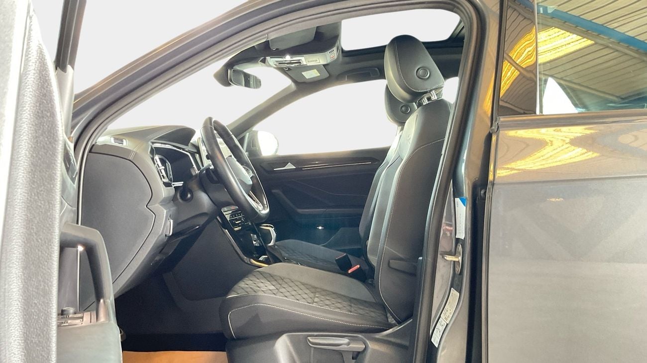 Volkswagen T-ROC 1.4 TSI R-LINE | Guaranteed Warranty | 0 Down Payment