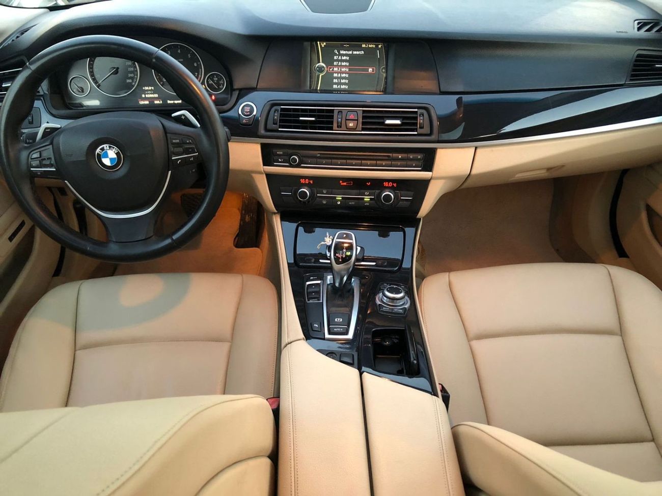 BMW 523i Exclusive BMW 523_Gcc_2012_Excellent_Condition _Full option