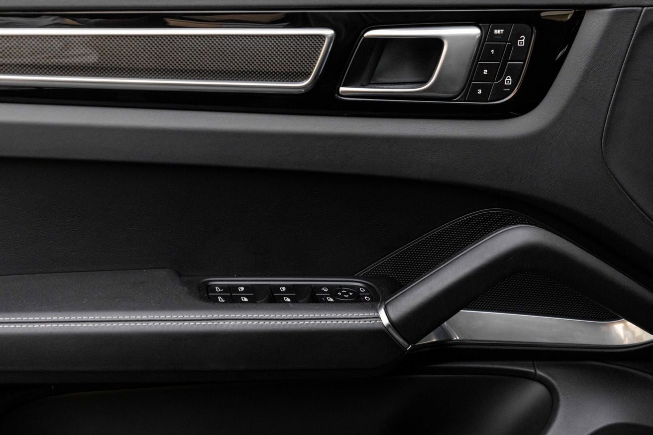 Porsche Cayenne Cayenne Turbo | 7,834 P.M | 0% Downpayment | ONE OWNER! | Ramadan Offer!