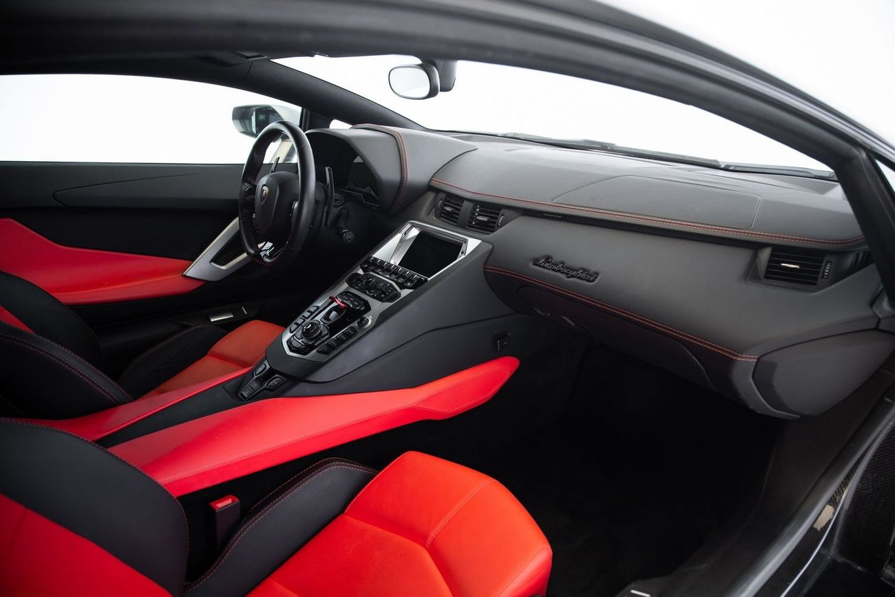 Lamborghini Aventador LP740-4 S