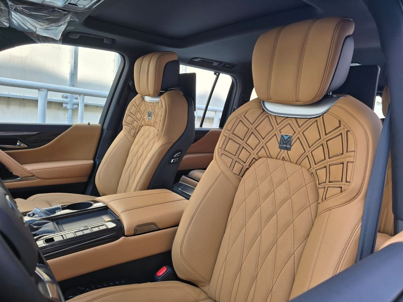 لكزس LX 600 3.5L SIGNATURE FULL OPTION WITH MBS AUTOBIPGRAPHY VIP MASSAGE SEAT