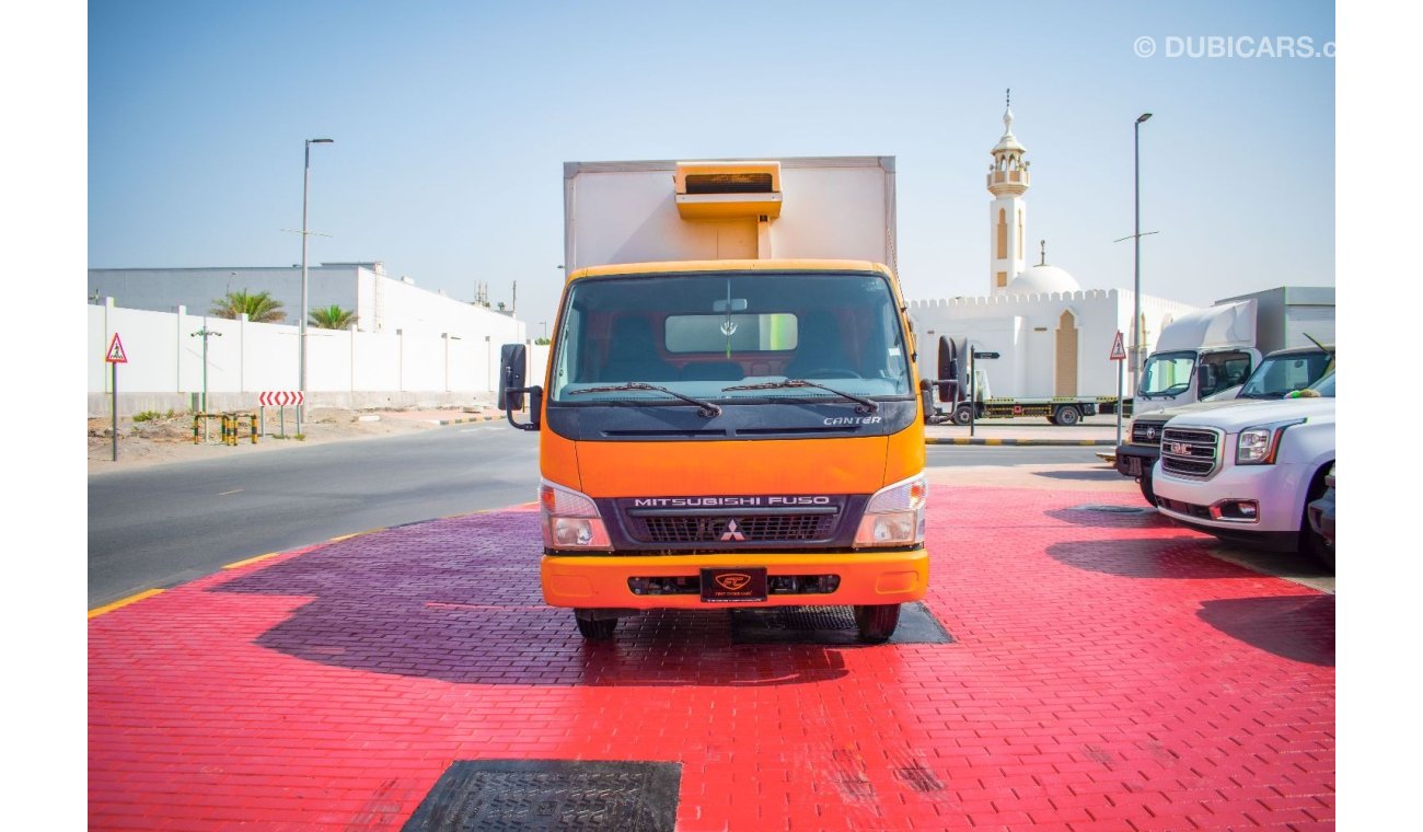 ميتسوبيشي كانتر 2016 | MITSUBISHI CANTER 4.2 TON TRUCK | RED-DOT CHILLER | 16-FEET | GCC | VERY WELL-MAINTAINED | SP