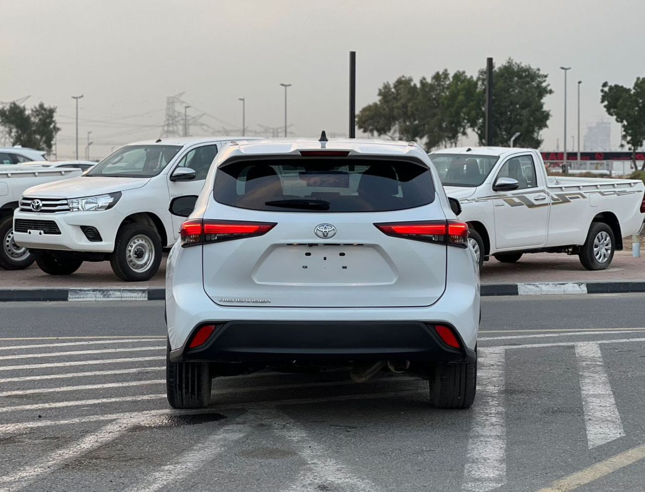 Toyota Highlander 2023 Toyota Highlander LE+  - 2.4L V4 Turbo FWD -  Rear Camera - Leather seat - 7 Seats