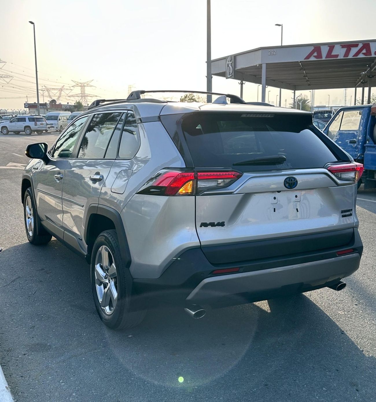 تويوتا راف ٤ RAV 4 2021 4WD PETROL HYBRID LEFT HAND