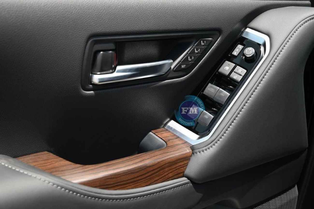 تويوتا لاند كروزر 300 VXR 4.0L Petrol 4WD Automatic