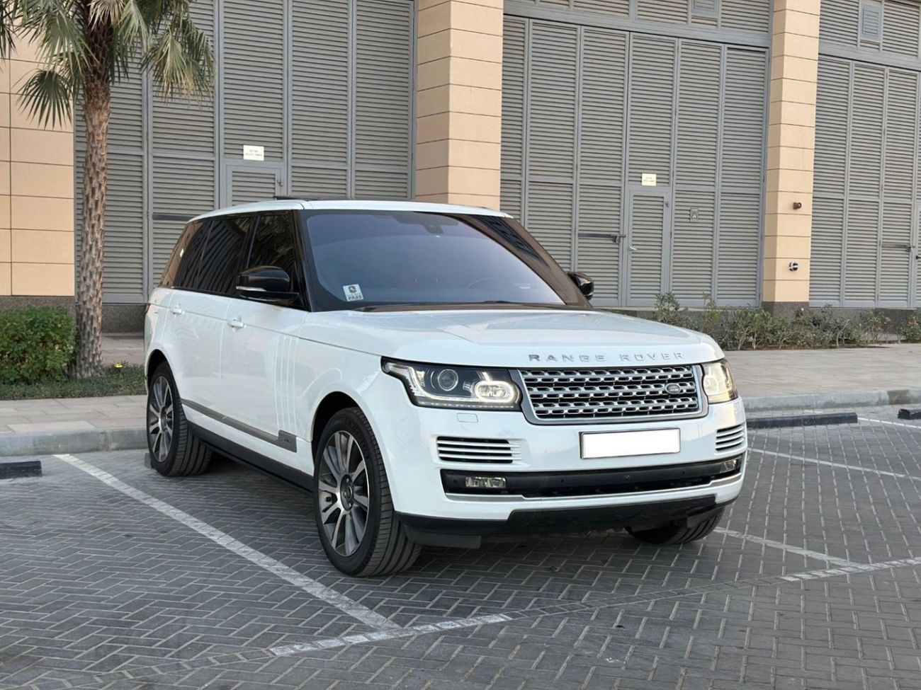 لاند روفر رينج روفر Vogue SE 5.0L | Supercharged | 2016 | Large | V8 510 HP | Perfect Condition