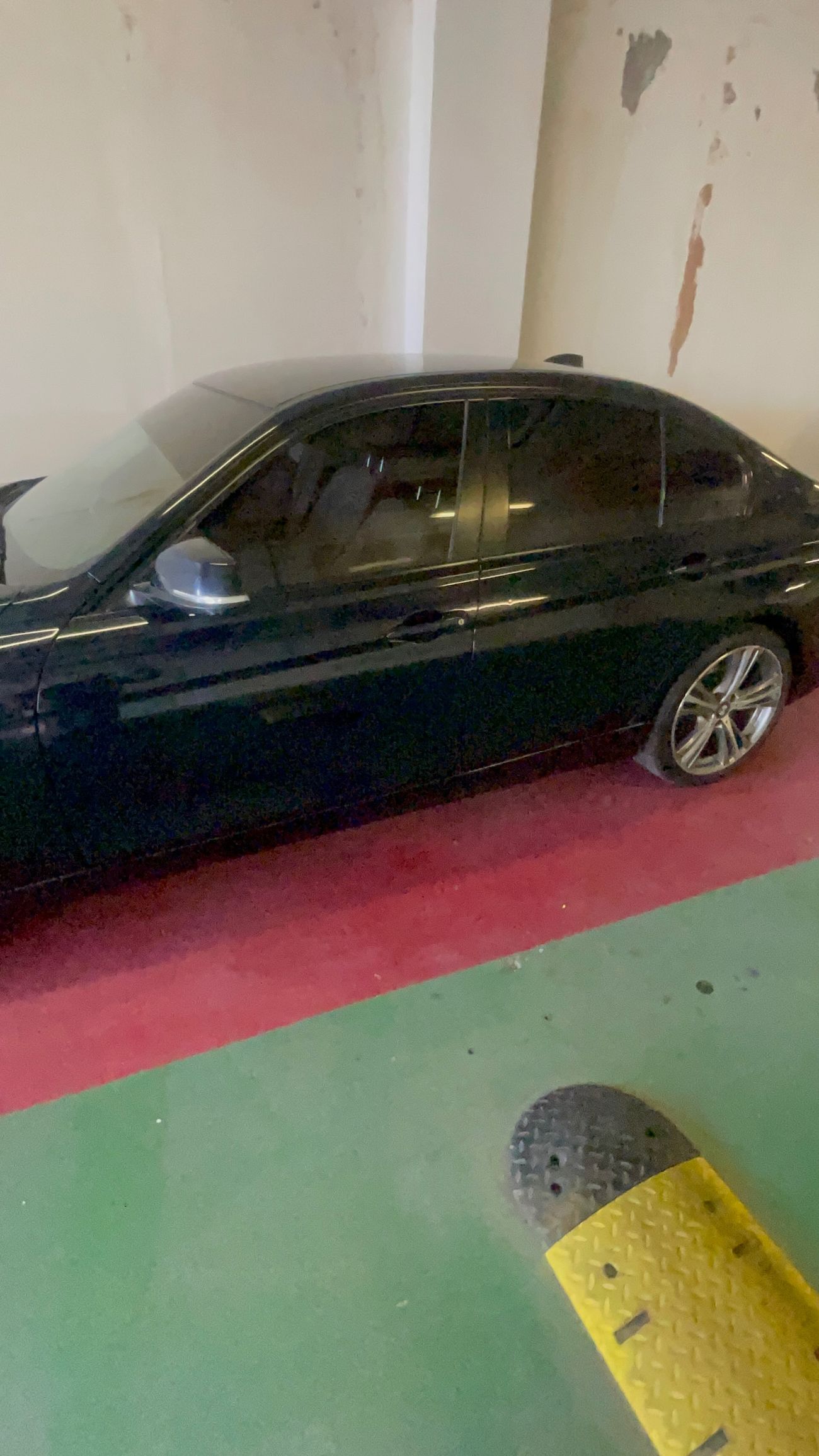 BMW 320i Std 2.0L