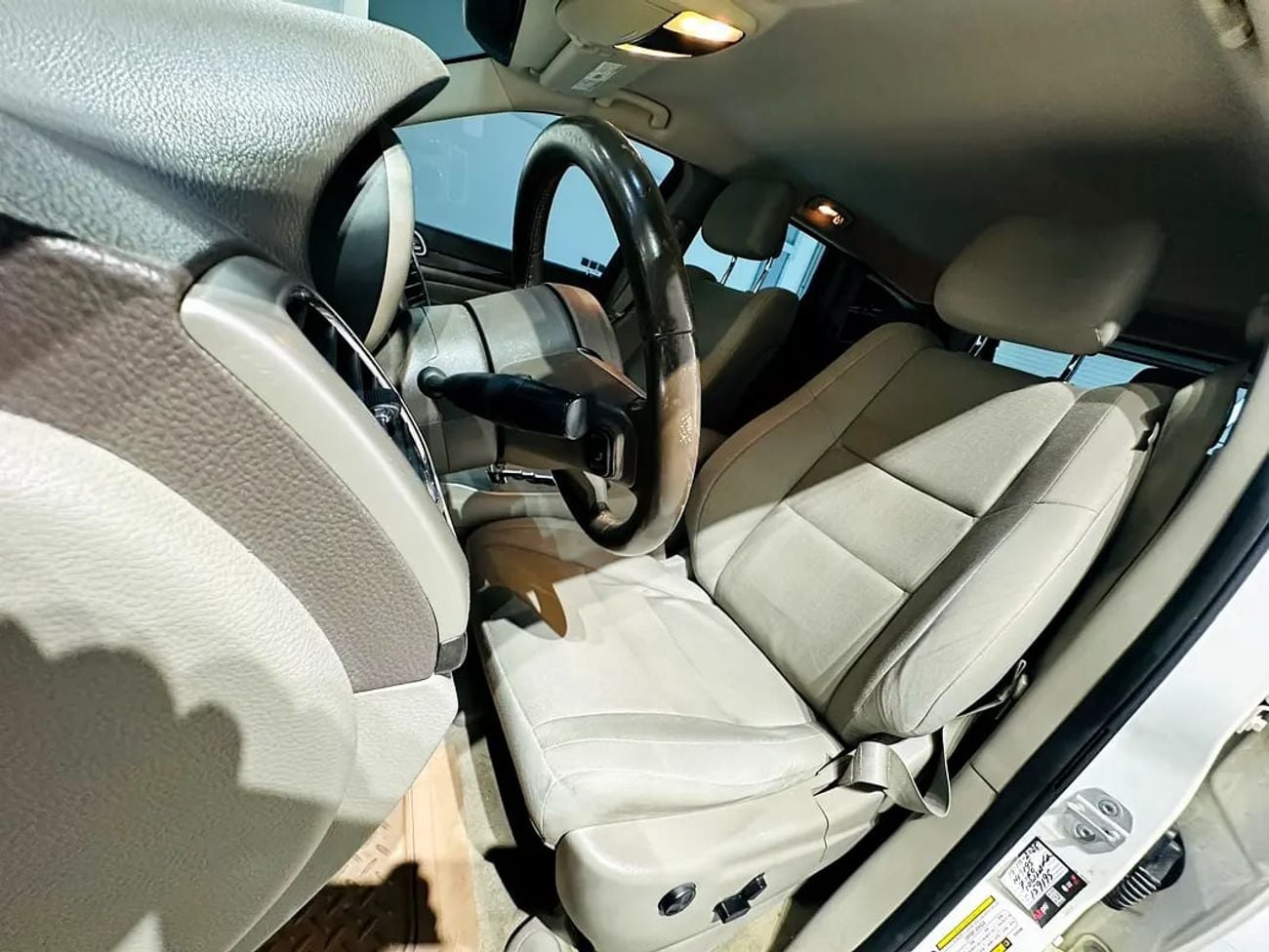 جيب جراند شيروكي Laredo 3.6L