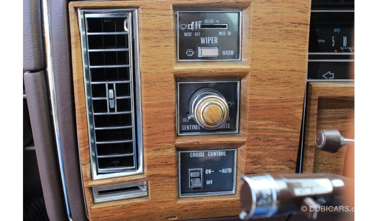 Cadillac Deville Sedan deVille 1983 - pristine condition - CLASSIC CAR