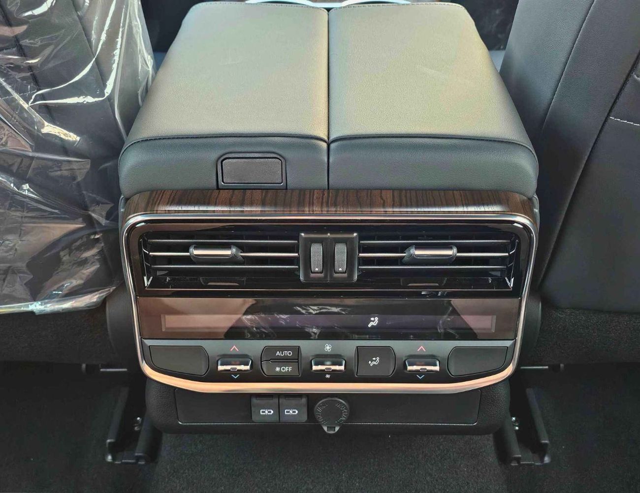 Toyota Land Cruiser VX /4.0L PETROL V6 /RADAR /BIG DVD/JBL SPEAKERS / REAR ENTERTAINMENT DVD /MID OPTION (CODE#LCVX4MR)