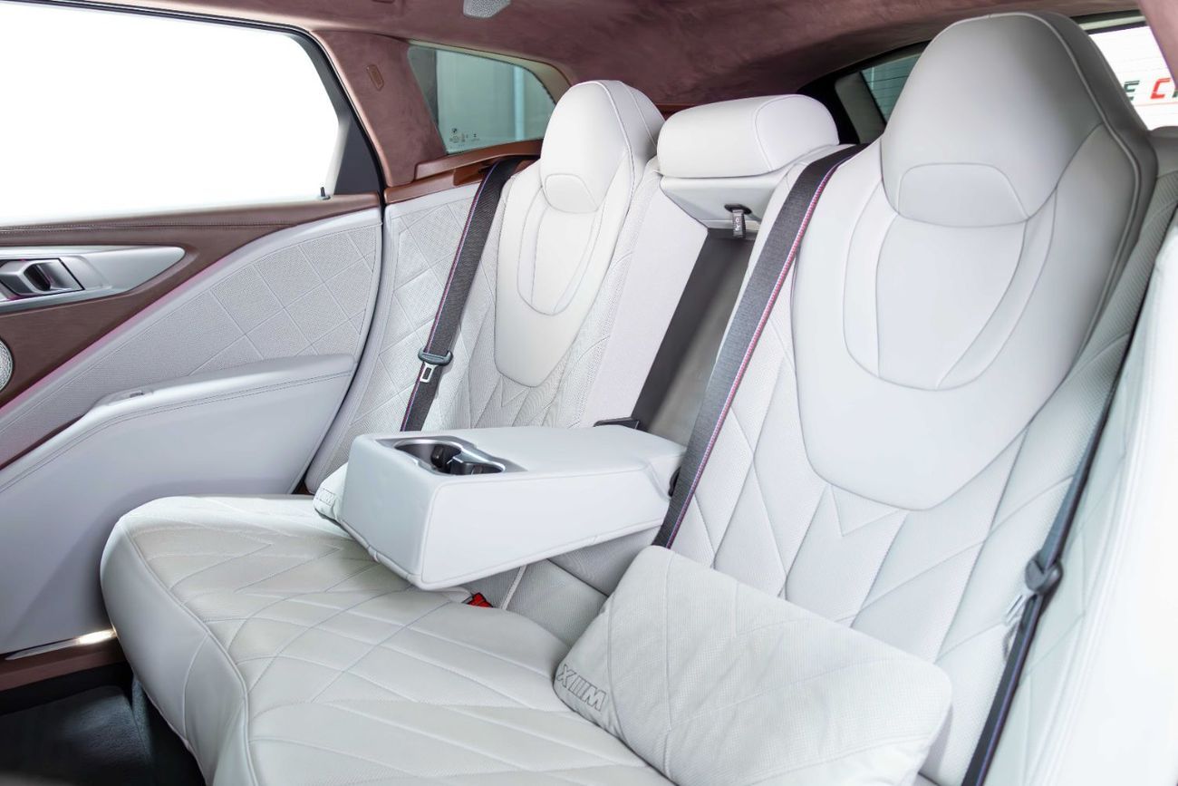 بي أم دبليو XM GCC-AGMC Warranty Service Contract Until 07/2027-Carbon Fiber Package-Merino Leather