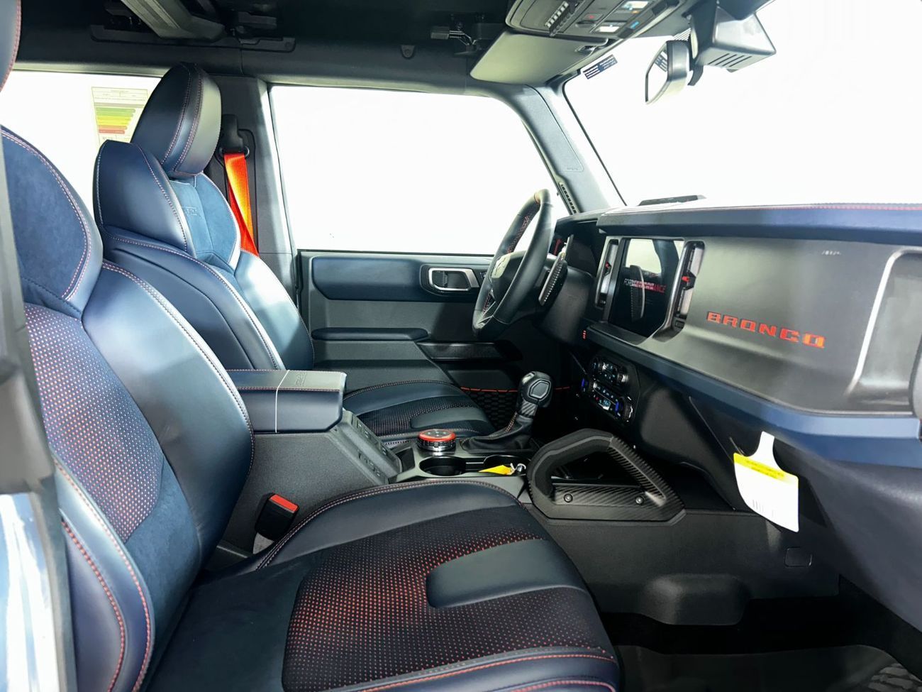 Ford Bronco Raptor B4D4925 BRONCO 4 DOORS RAPTOR 3.0L V6 ECOBOOST W/ ORANGE SBELTS BLACK/BLUE LTHR SSQTCH