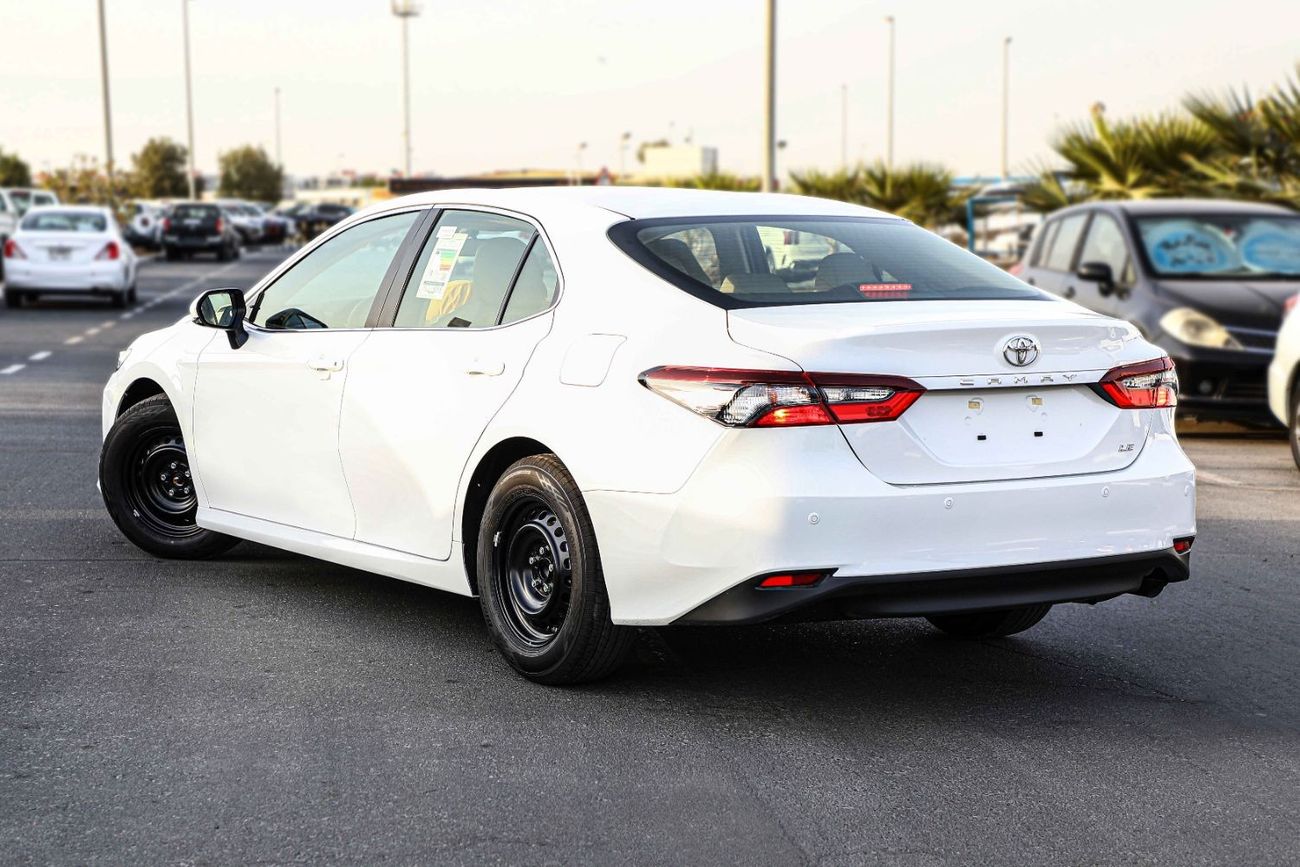 تويوتا كامري تويوتا كامري 2023 2.5 LE - أبيض بلاتيني لؤلؤي من الداخل بيج