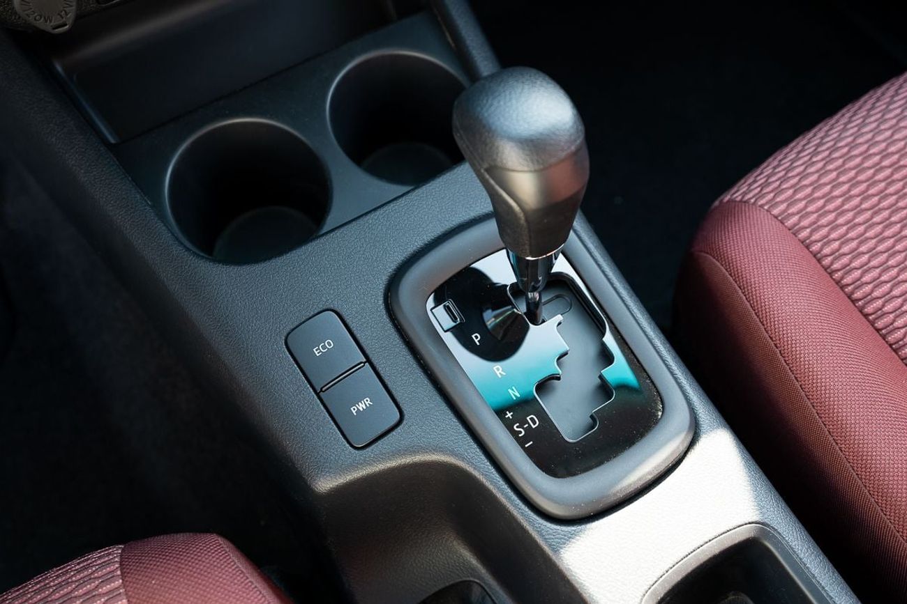 تويوتا هيلوكس GLX 2.7L Petrol Automatic Transmission 4x2 2026