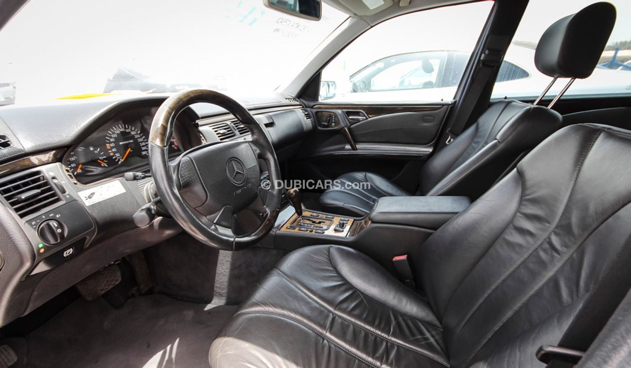 Mercedes-Benz E 55 AMG