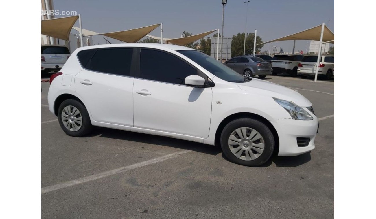 Nissan Tiida Nissan TIDA - 2016- Low millage- O original Paint.