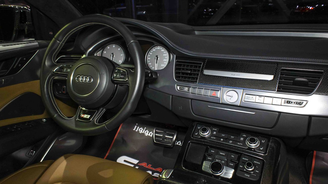 Audi S8