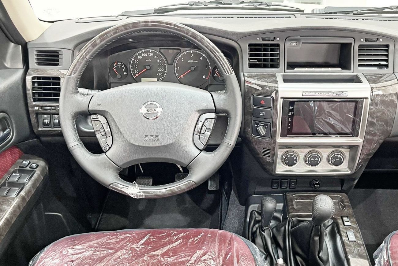 Nissan Patrol Super Safari MANUAL GEAR  V6 4.8L-6CYL SUNROOF EXCELLENT CONDITION