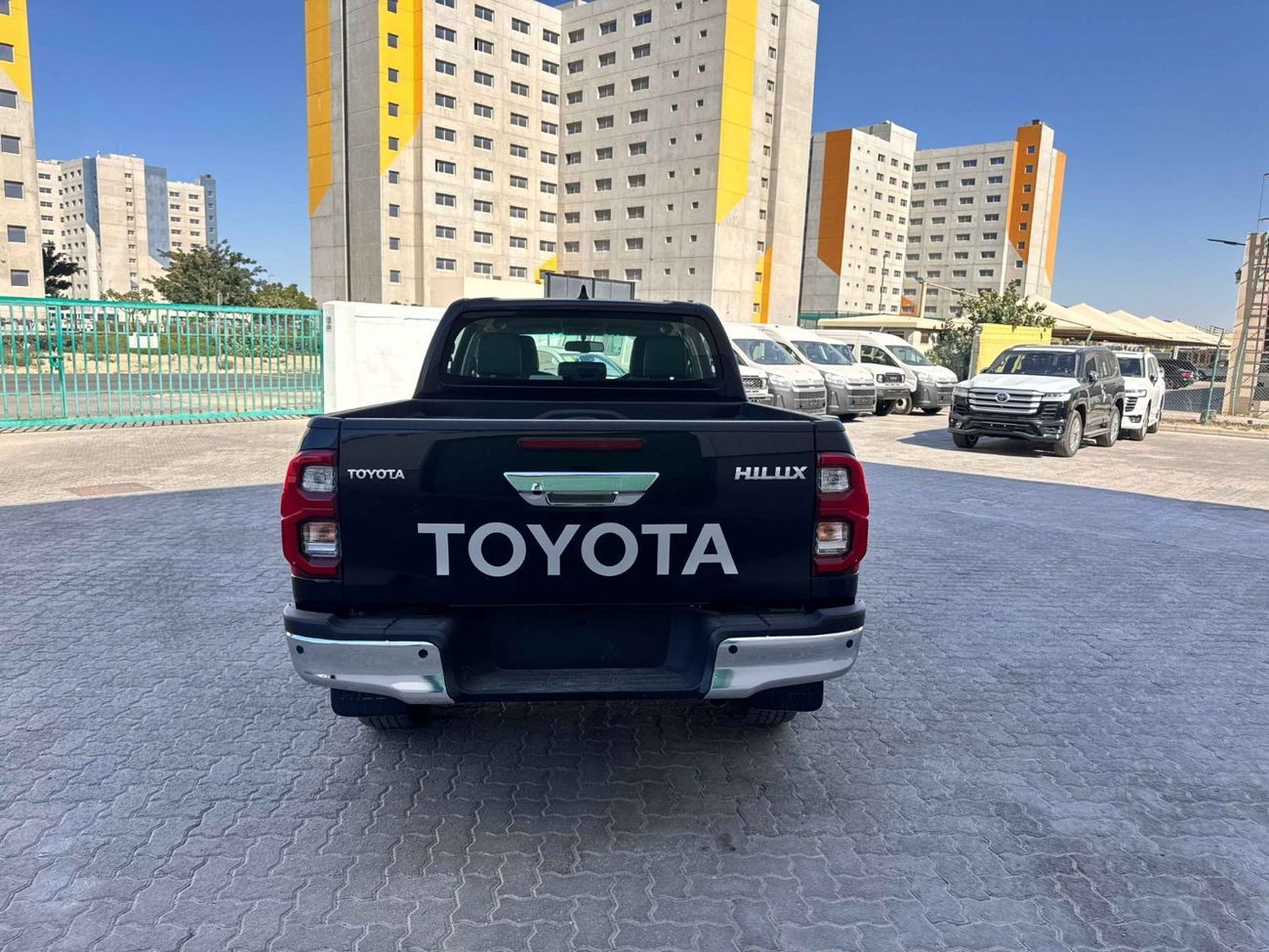 تويوتا هيلوكس 2025 TOYOTA RIGHT HAND DRIVE HILUX TOP-LINE D/CAB 2.8L DIESEL BRAND NEW 0KM