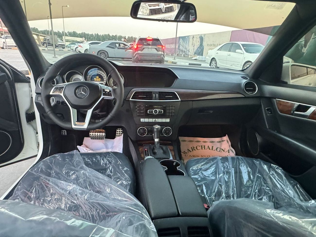 Mercedes-Benz C 300 Luxury 3.0L In excellent condition and requires no expenses
