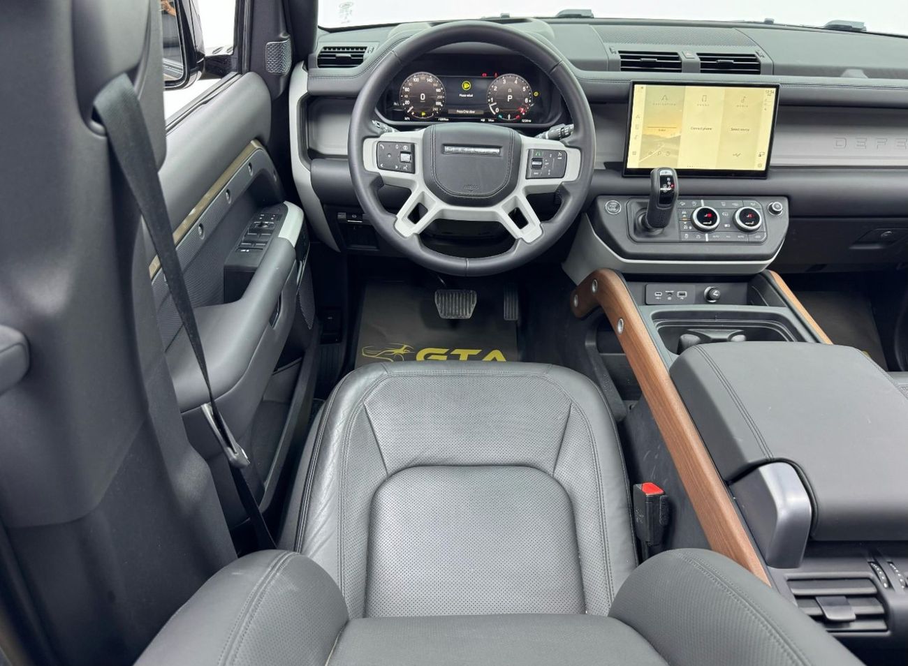 Land Rover Defender 110 HSE P400 3.0L 2024 Land Rover Defender 110 P400 HSE, 2028 Land Rover Warranty, Very Low Kms, GCC