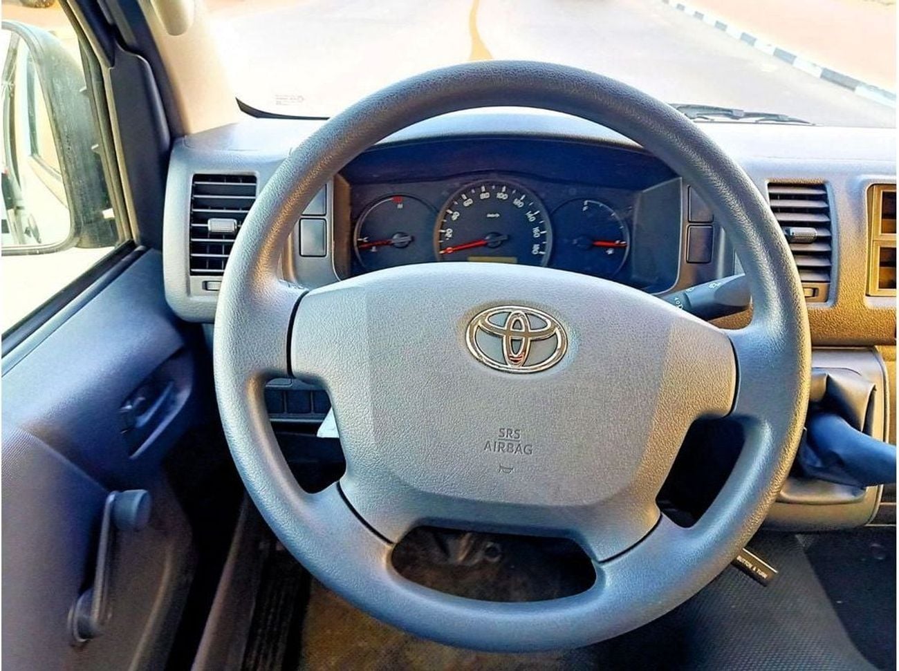 تويوتا هاياس TOYOTA HAICE STD ROOF CARGO 2.5L DIESEL M/T 2024 MODEL