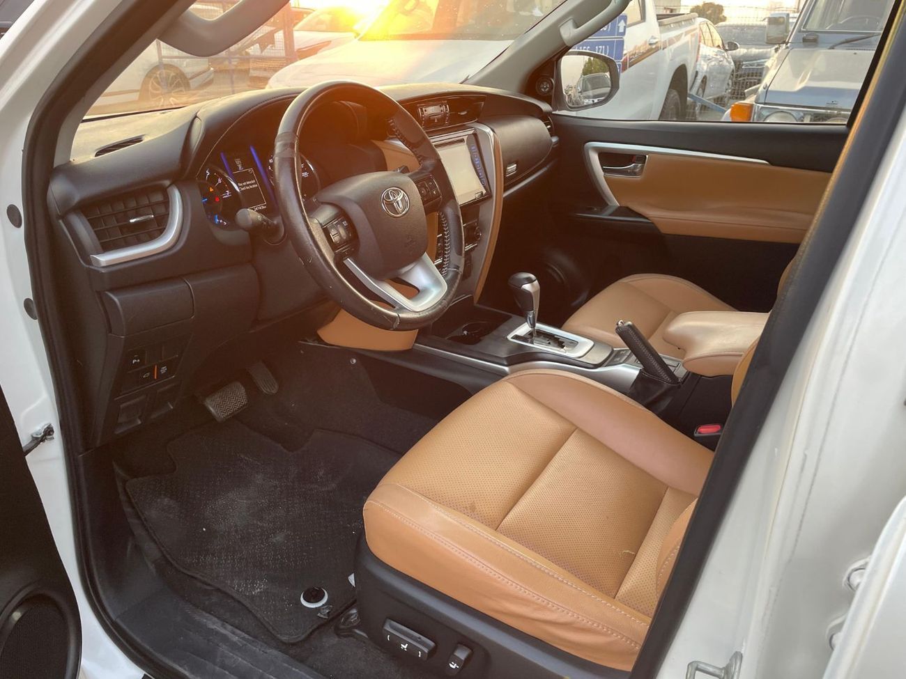 تويوتا فورتونر VXR 4.0L (278 HP)