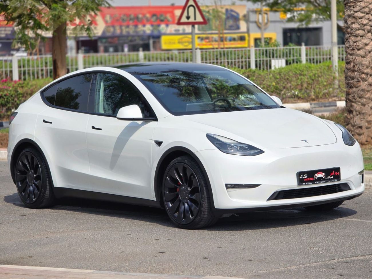 تسلا موديل Y Performance (AWD)