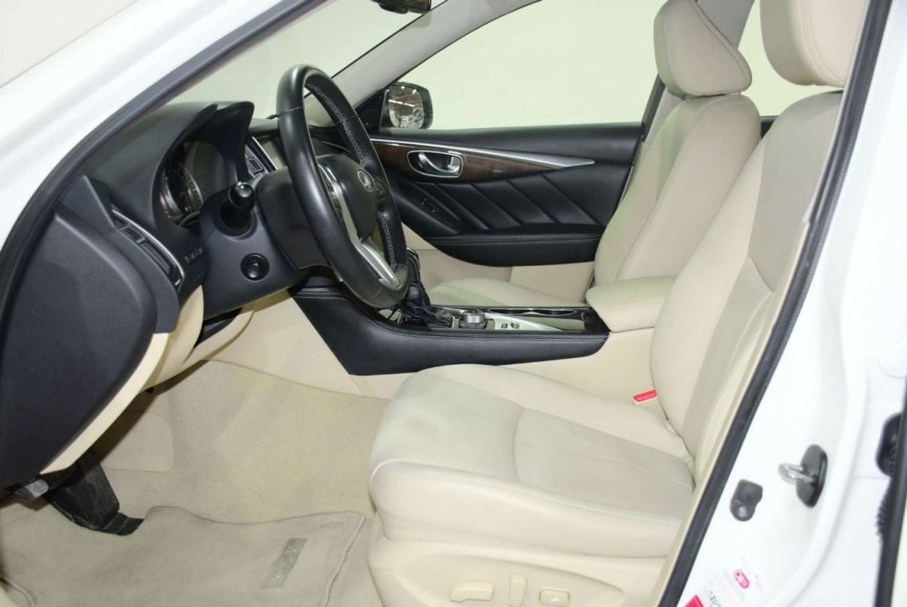 إنفينيتي Q50 لاكس لاكس