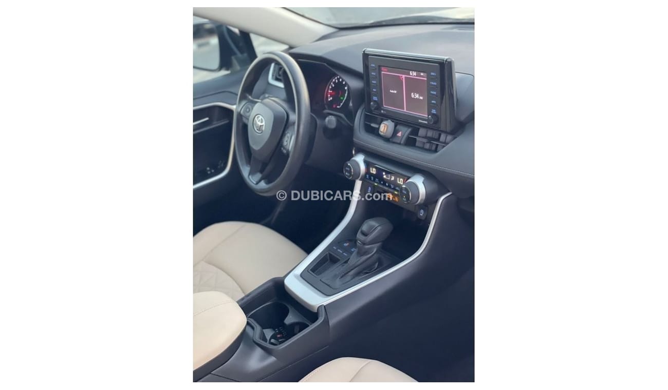 Toyota RAV4 2021 Toyota RAV4 XLE - 2.5L V4 MidOption+