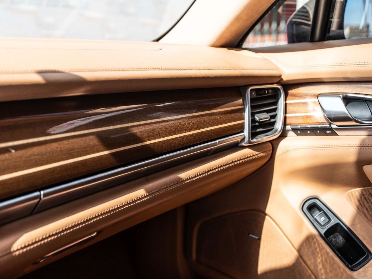 Porsche Panamera Turbo 4.8L (493 HP)