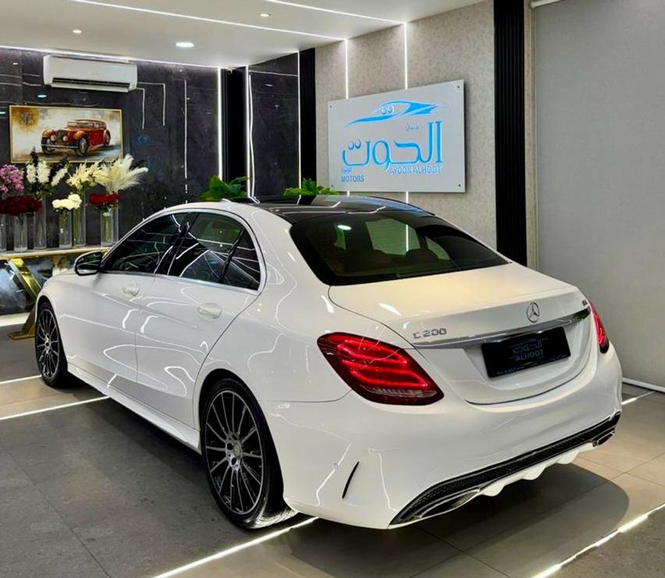 Mercedes-Benz C 200 AMG MERCEDES C200 || GCC || TOP OPTIONS || RED INTERIOR || FREE ACCIDENTS || PANORAMIC