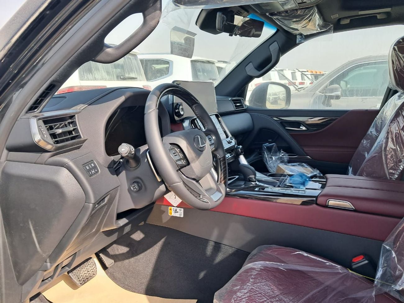 لكزس LX 700h SIGNATURE