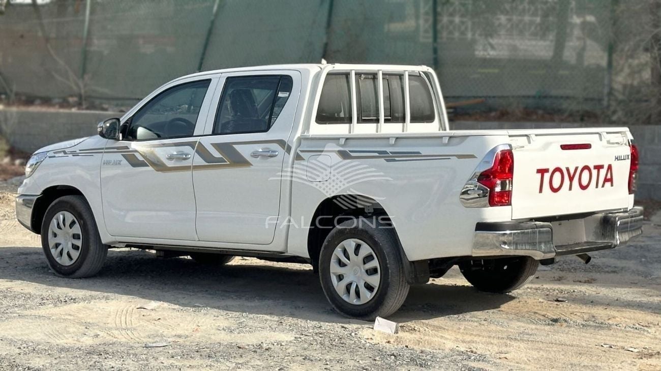 Toyota Hilux 2.4L V4 DC-2WD-GLX-MT