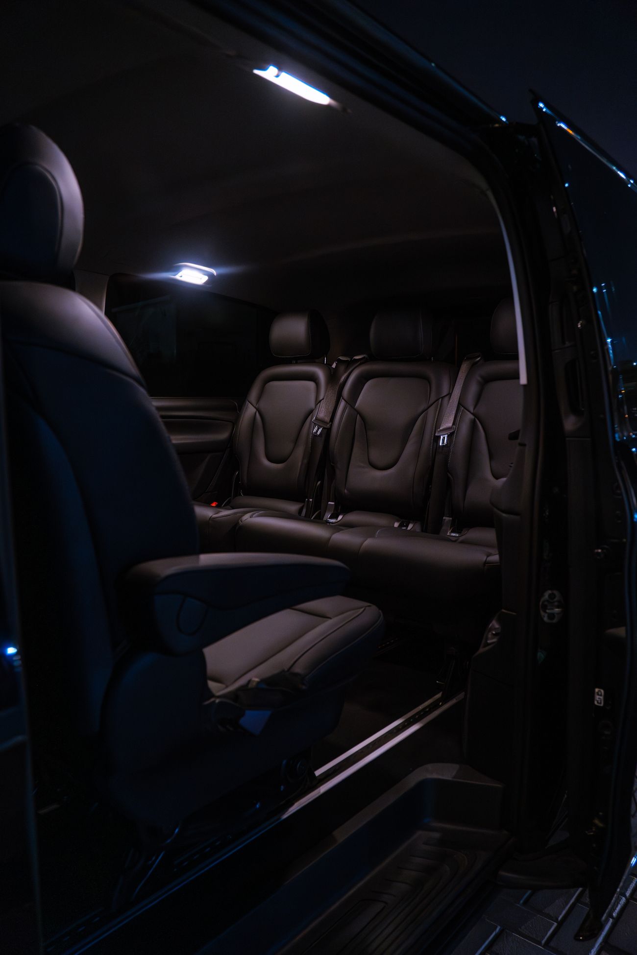 مرسيدس بنز V 250 Std 2.1L