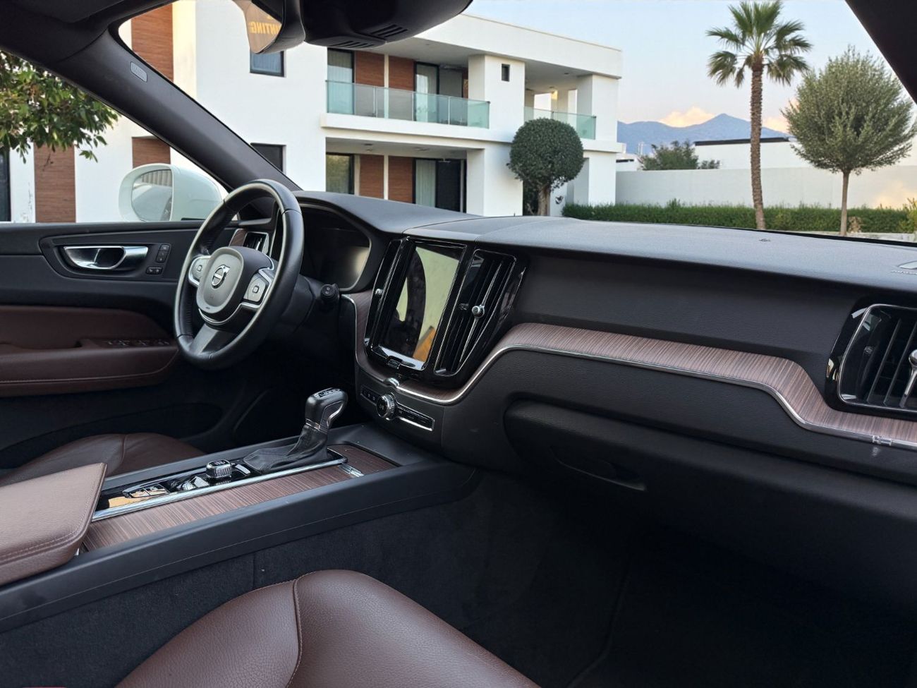 فولفو XC 60 T5 R Design 2.0L