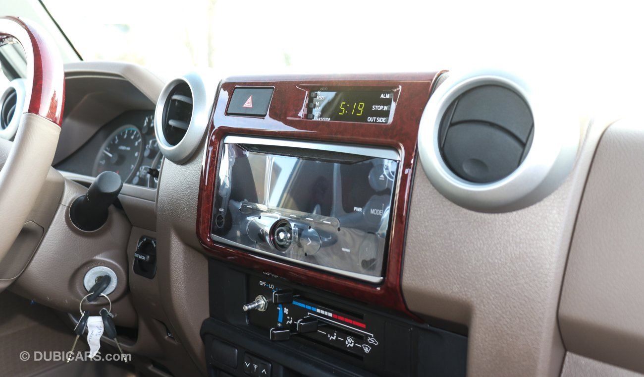 Toyota Land Cruiser Pick Up LX V6 Single Cabin Petrol