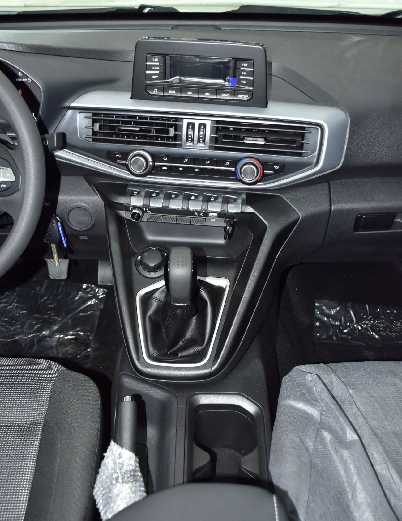 Peugeot Landtrek EXCELLENT DEAL for our Peugeot Landtrek 4x4 ( 2027 Model ) in White Color GCC Specs