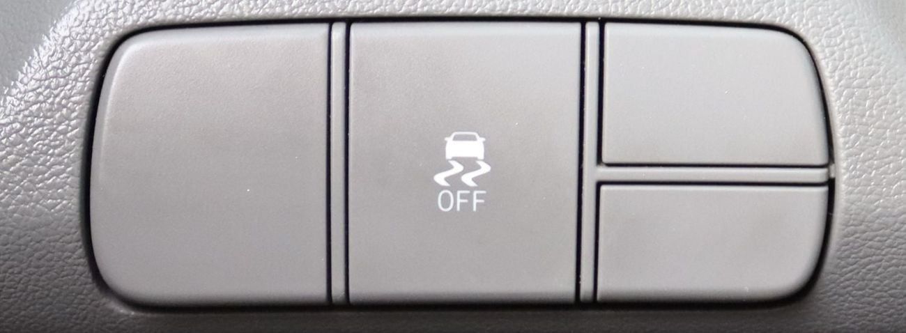 Hyundai Elantra Comfort 1.6L 2021 Hyundai Elantra CC model2022, accident-free, in excellent condition with 74,000 KM