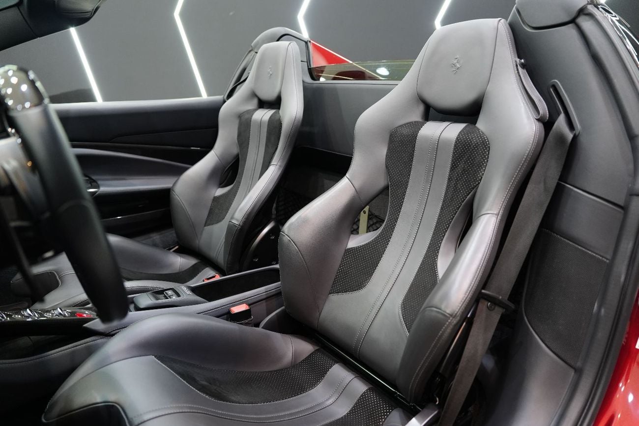 فيراري ف ٨ سبيدر 3.9T V8 Passenger Display, Suspension Lifter, Full Carbon Fiber Package!!