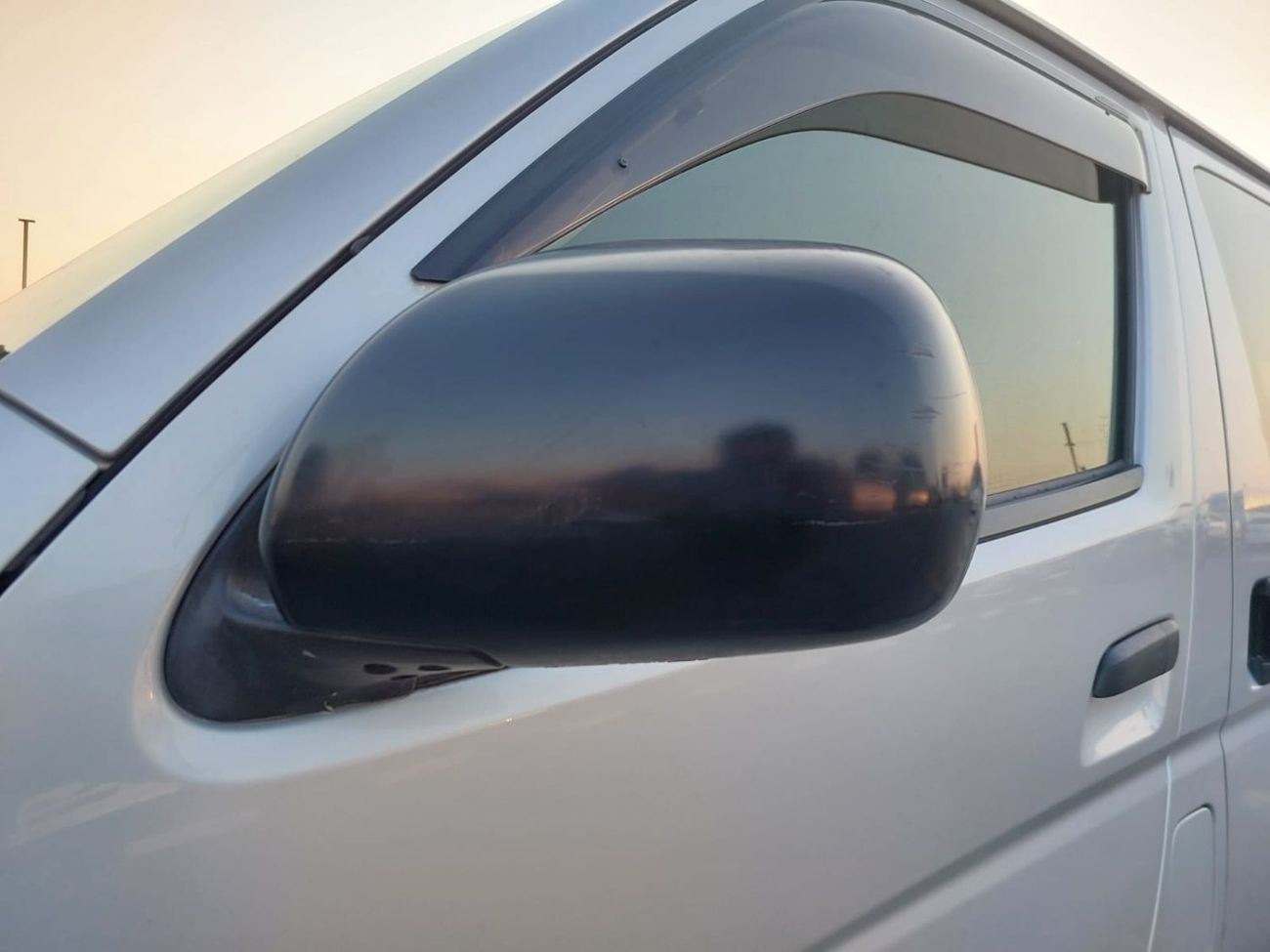 تويوتا هاياس TOYOTA HIACE VAN RHD 2018 MODEL 2.8 L DIESEL AUTOMATIC(PM05971)