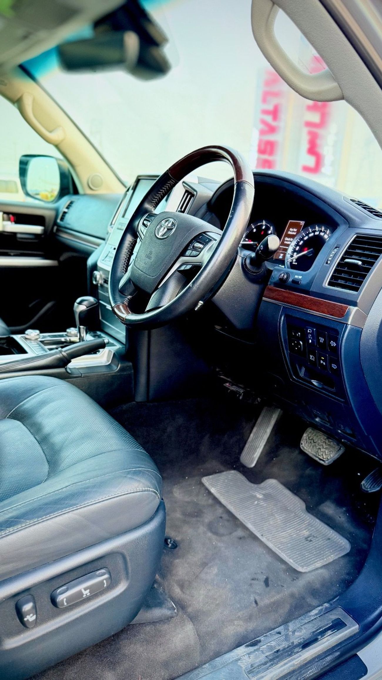 Toyota Land Cruiser 2021 Facelift 2023 Shape SAHARA V8 RHD DIESEL ENGINE FULL OPTION