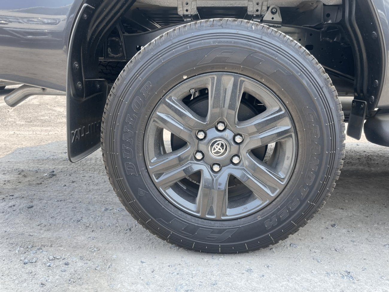 تويوتا هيلوكس GLX 2.4L ECTJRD002 - 2026 Toyota Hilux Double Cab Pick Up Full Options - 2.4L Diesel Auto - Push Start -