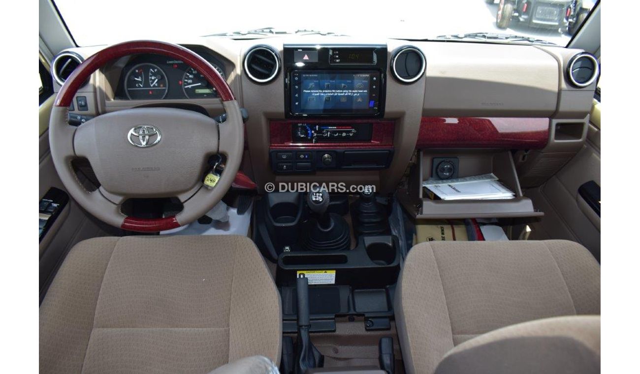 تويوتا لاند كروزر 70 71 DLX V6 4.0L Petrol MT