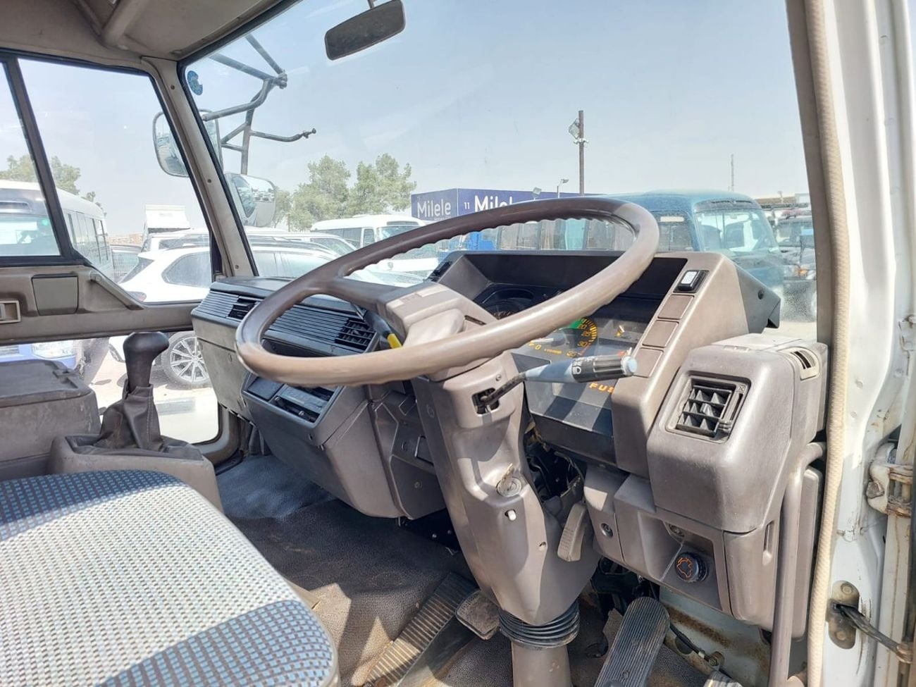 Mitsubishi Fighter (RAMADAN OFFER) MITSUBISHI FIGHTER TRUCK RHD 1990 MODEL 7.5 L DIESEL MANUAL(PM40032)