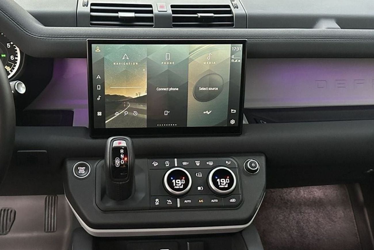 Land Rover Defender P400 90 SE 3.0L (5 Seater)